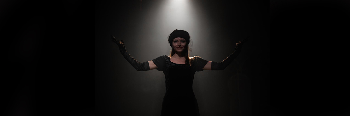 Спектакль «Равнодушный красавец» Спектакль «Равнодушный красавец» со скидкой 40%