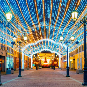 Автобусная экскурсия «Новогодняя история» с посещением Музея-квартиры «Коммуналка» и фотосессией с Дедом Морозом со скидкой до 44%