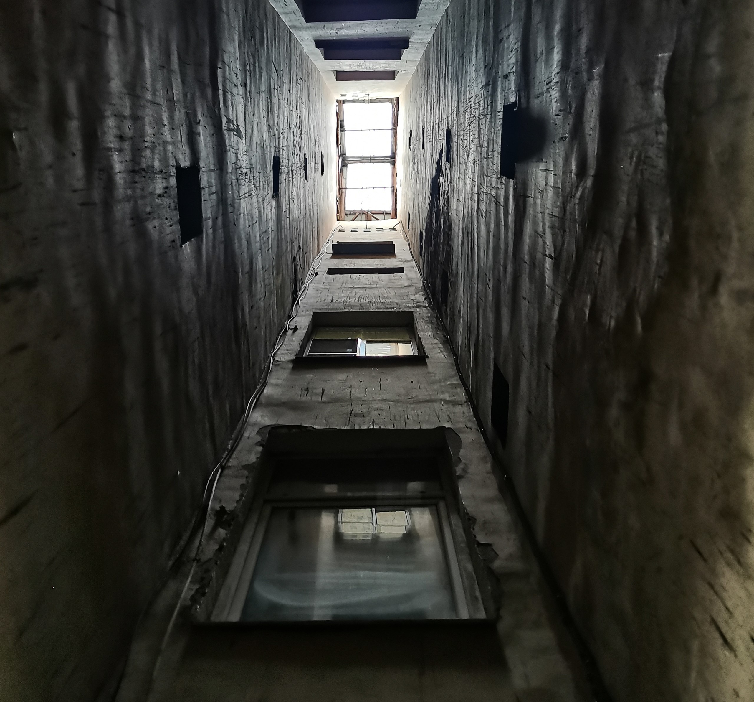 Индивидуальная экскурсия «Обратная сторона Петербурга» на автомобиле со скидкой 22%