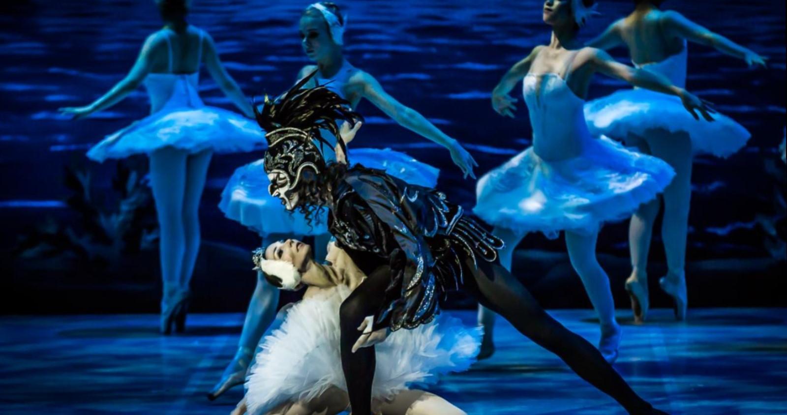 Балет «Лебединое озеро» с Фарухом Рузиматовым в Эрмитажном театре