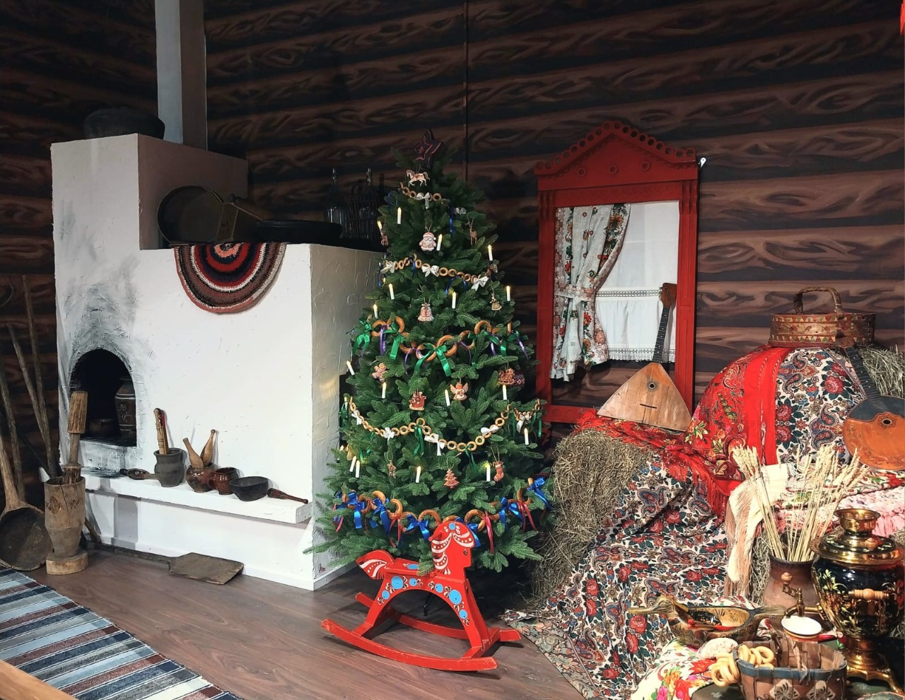 Музей русского быта «Изба-Забава» с мастер-классом по росписи матрёшки со скидкой до 32%