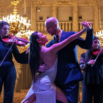 Концерт «От "Времён года" до танго при свечах» с экскурсией по дворцу со скидкой 40%