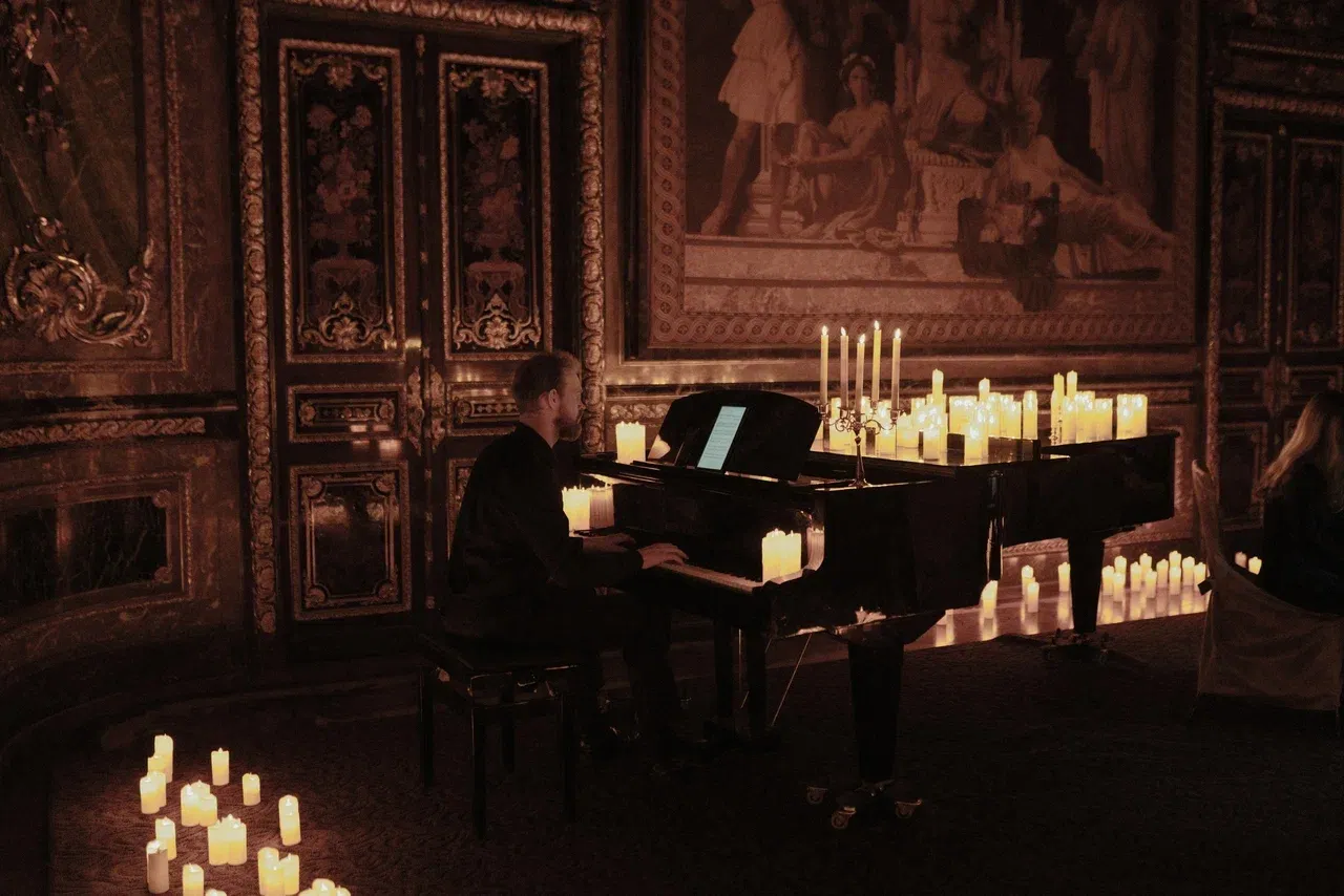 Концерт при свечах «Королевская симфония» (Queen Symphony) в особняке Половцова со скидкой 30%