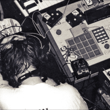 Лекция «История электронной музыки. IDM – умная танцевальная музыка. Рассказывает Леонид Кравченко» на Новой сцене Александринского театра