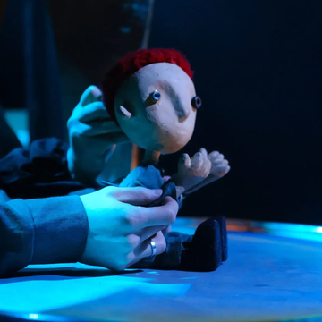 Спектакль «Эй, новенький» Спектакль «Эй, новенький» со скидкой 30%