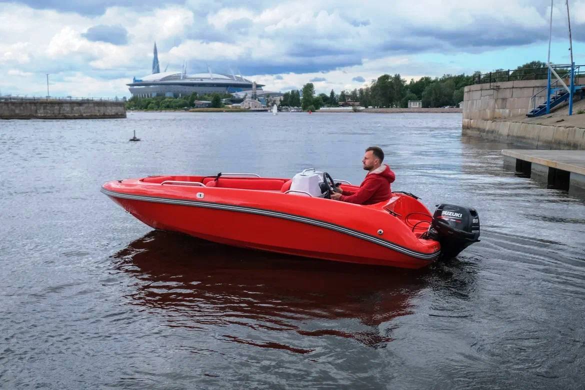 Прогулка на катере без капитана со скидкой до 20%