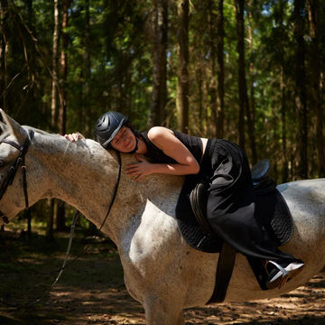 Индивидуальная конная прогулка по лесу Индивидуальная конная прогулка по лесу