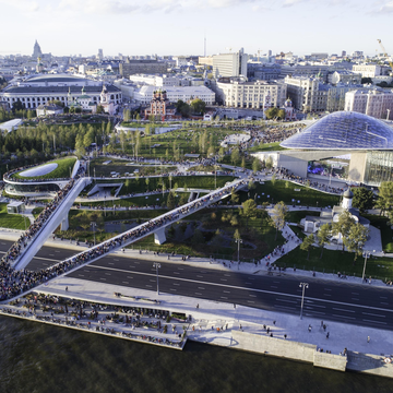 Речная прогулка на теплоходе по центру Москвы от парка «Зарядье» с ланчем со скидкой 50%