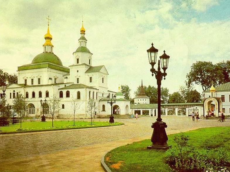 Экскурсия в Данилов монастырь с посещением подвалов с фундаментами XIII века со скидкой 20%