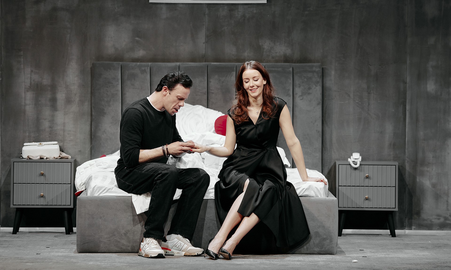 Спектакль «Острые предметы» с Ириной Старшенбаум и Артёмом Осиповым