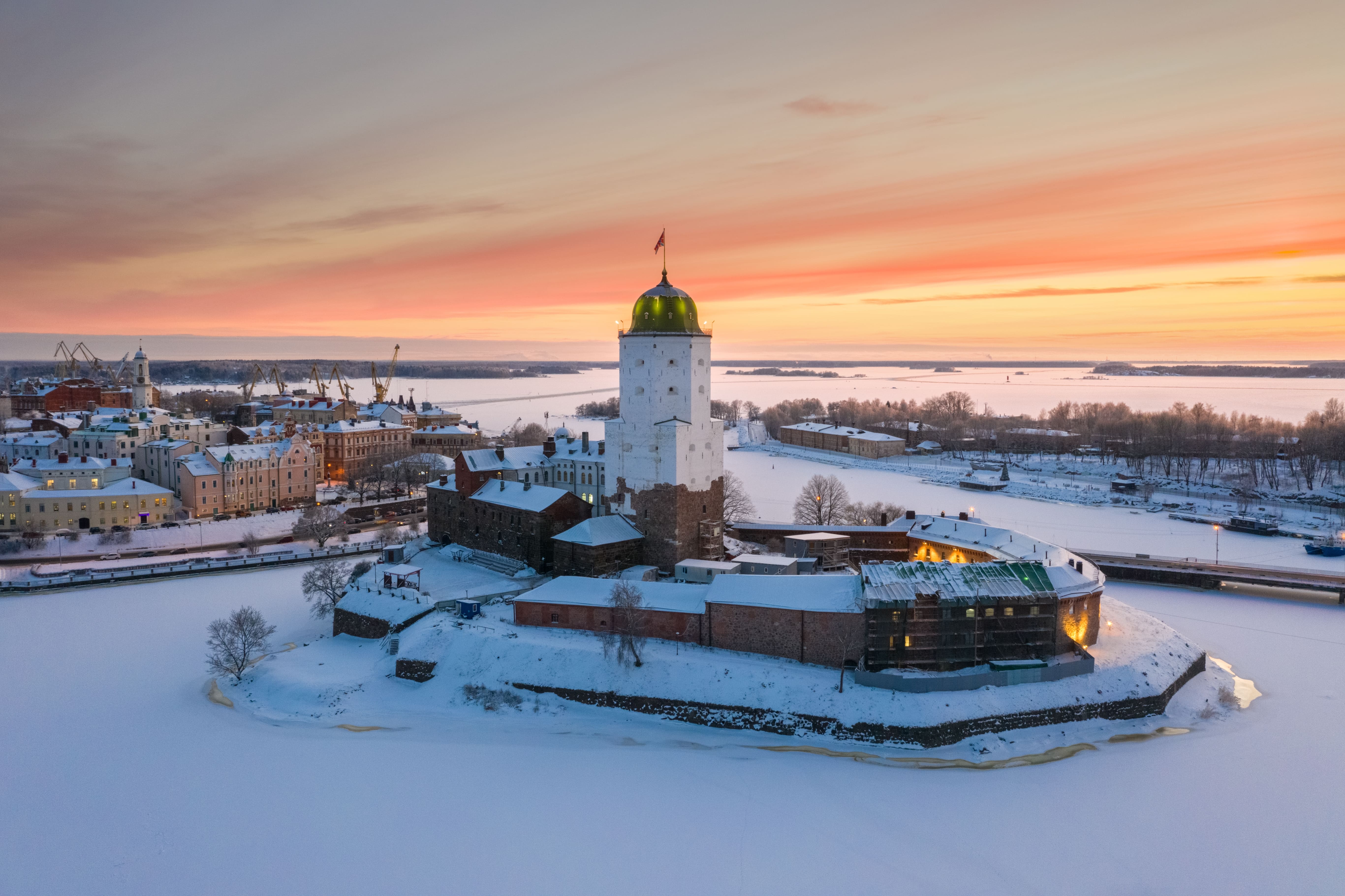 Экскурсия «Зеленогорск — Приморск — Выборг. Путешествие по королевской дороге» со скидкой 70%