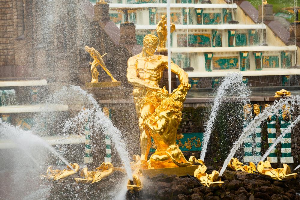 5 самых красивых фонтанов Петергофа: описание, название, фото