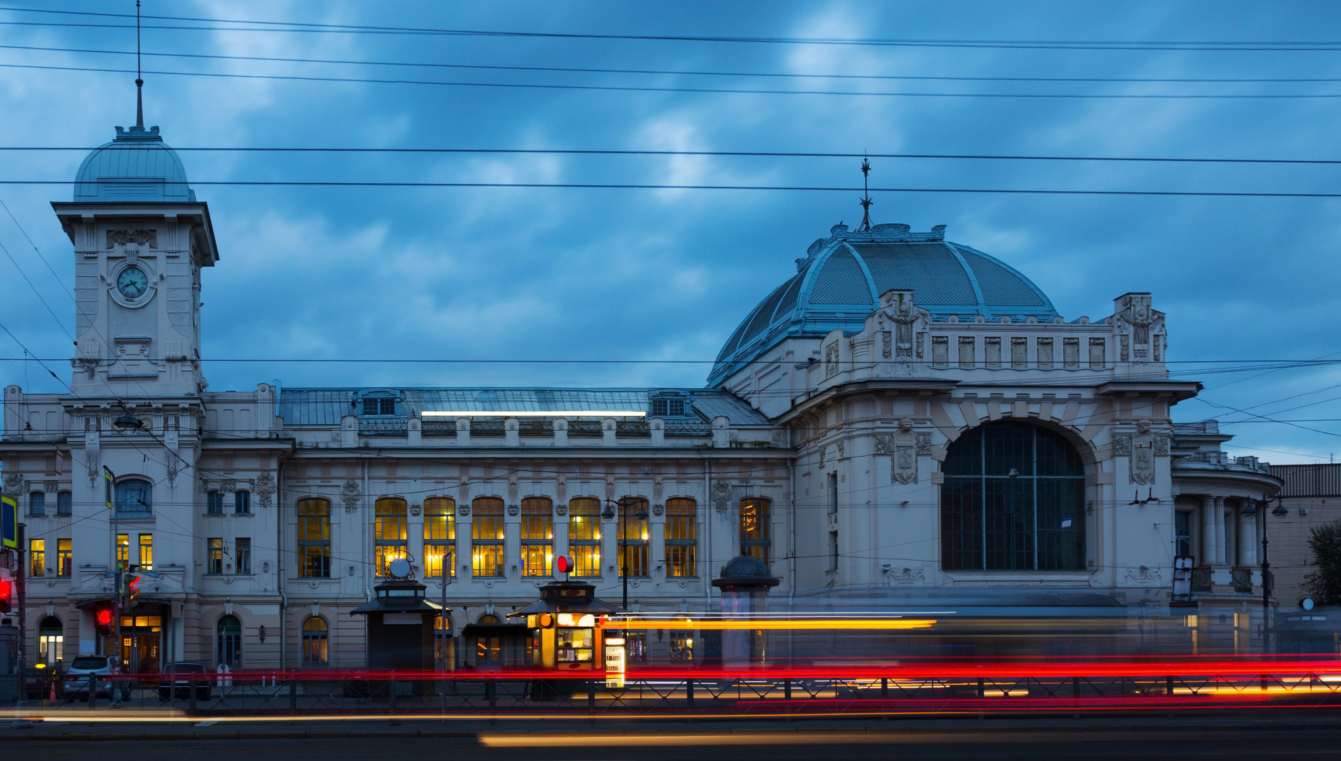 Дорожный словарик петербуржца: народные названия вокзалов и станций метро