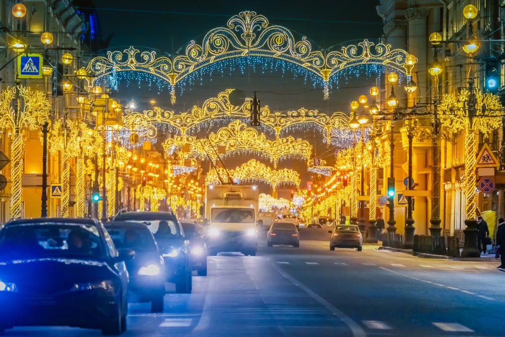 Метро и наземный общественный транспорт будут работать на Рождество и Новый год до утра