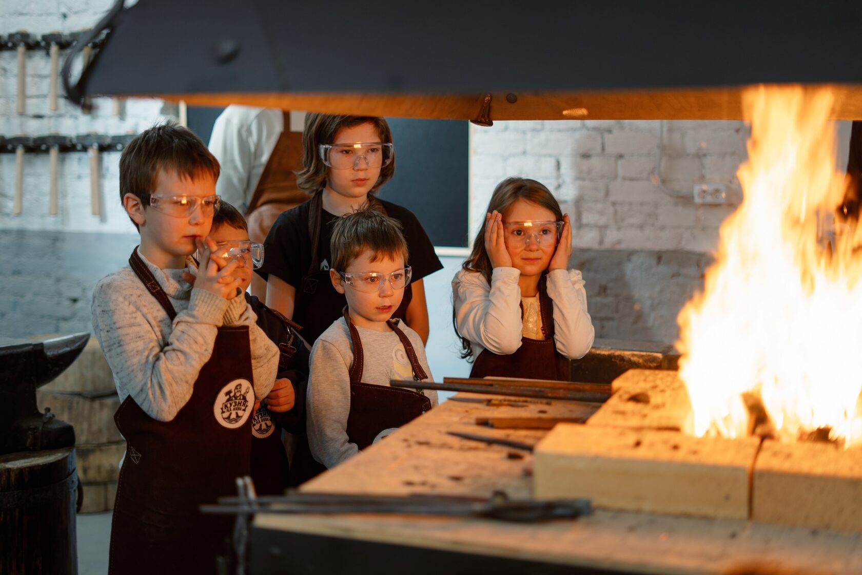 Экскурсия в кузницу для детей «Стальные чудеса» со скидкой 50%