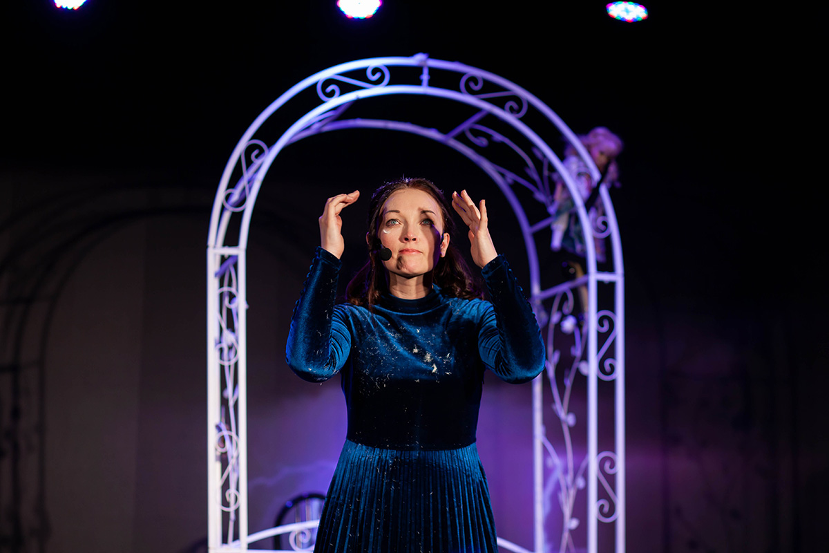 Спектакль «Цветаева. Полёт» со скидкой 30%