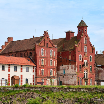 Автобусно-пешеходная экскурсия «Кирха Хайлигенвальде, замок Тапиау, музей Трёх Эпох» со скидкой 25%