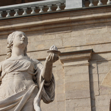 Автобусная экскурсия в Гатчину с посещением Большого дворца со скидкой 20%