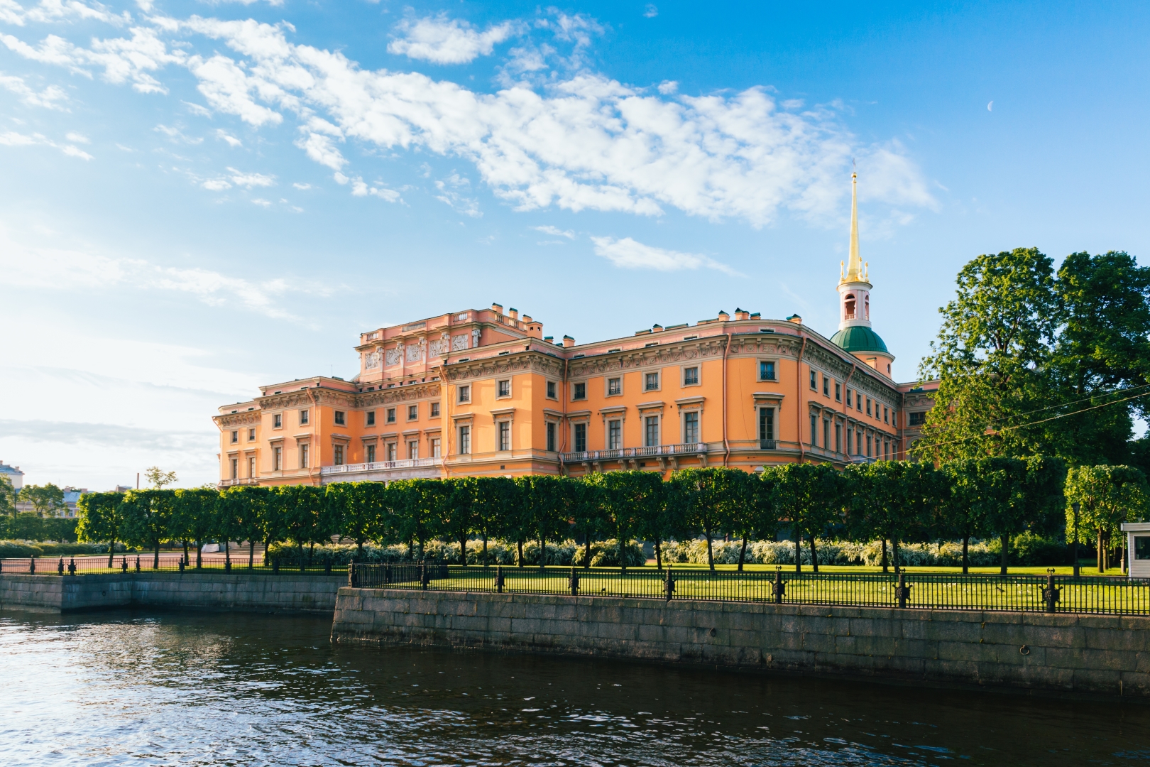 Индивидуальная экскурсия «Дворцы вельможей Северной столицы» со скидкой 20%