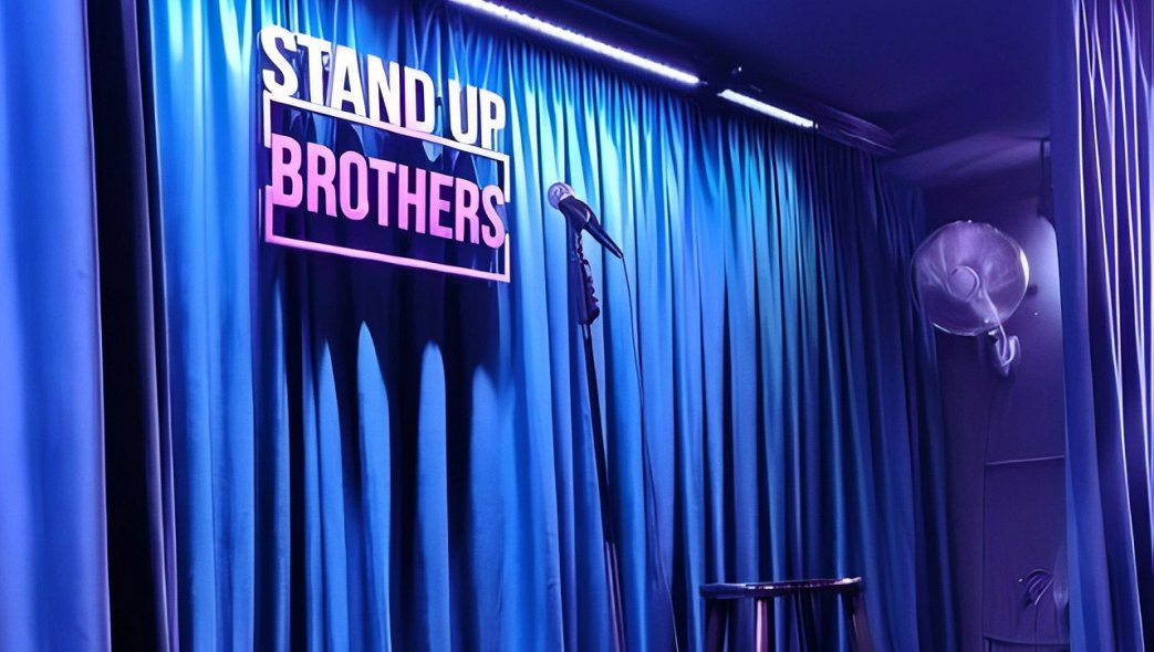 Концерт «Топовые комики с новым шутками» в клубе Stand Up Brothers со скидкой 20%