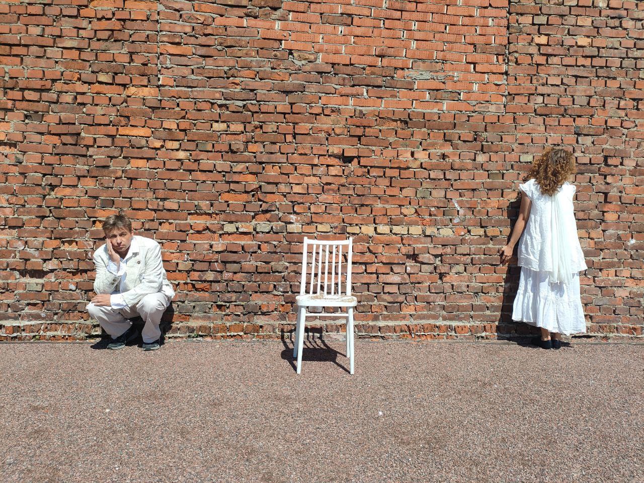 Спектакль «А при чём здесь стул?» Спектакль «А при чём здесь стул?» со скидкой 47%