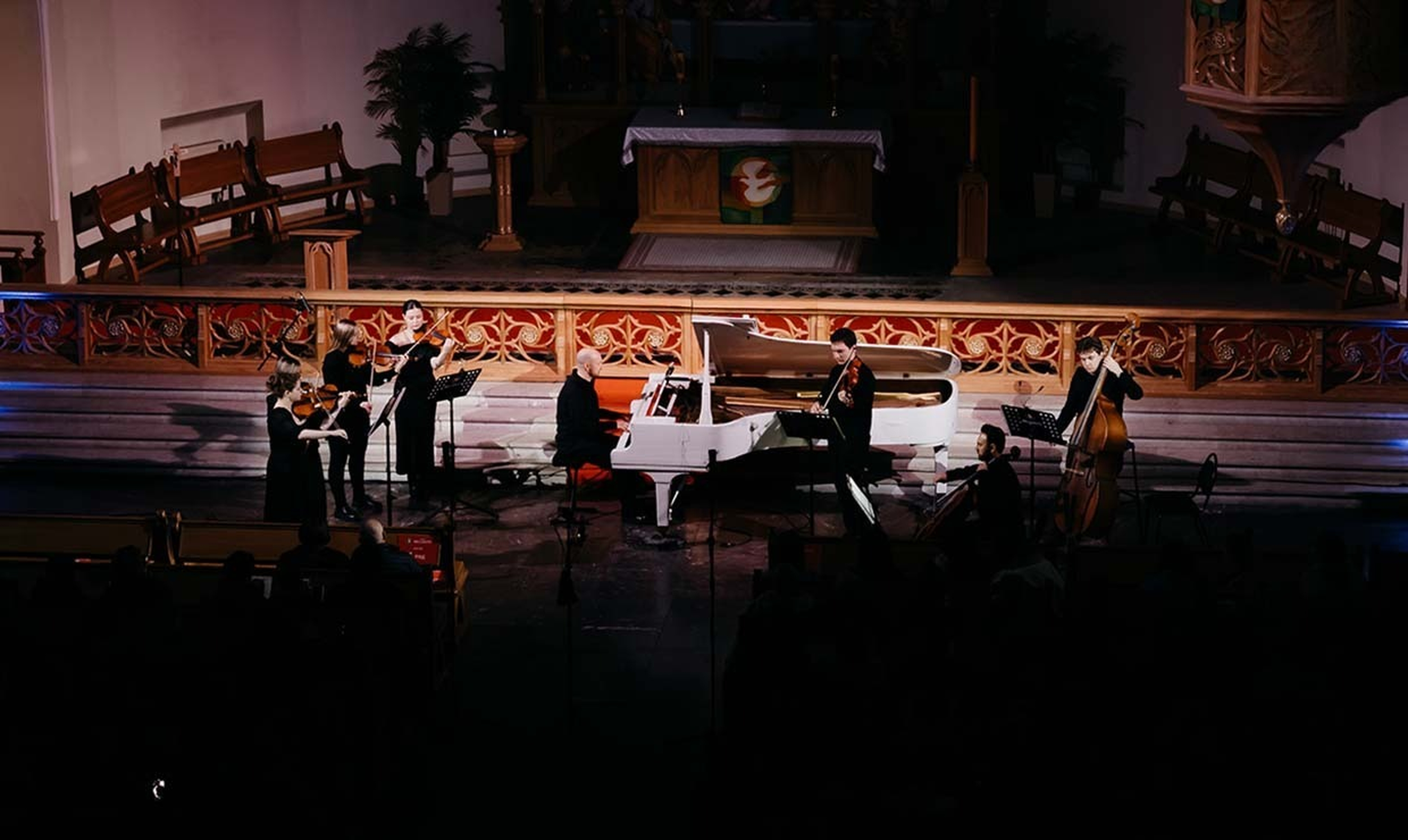 Неоклассика ко Дню святого Валентина. «Проект "Неоклассика". Эйнауди, Рихтер, Арнальдс, Йоханнссон» со скидкой 40%