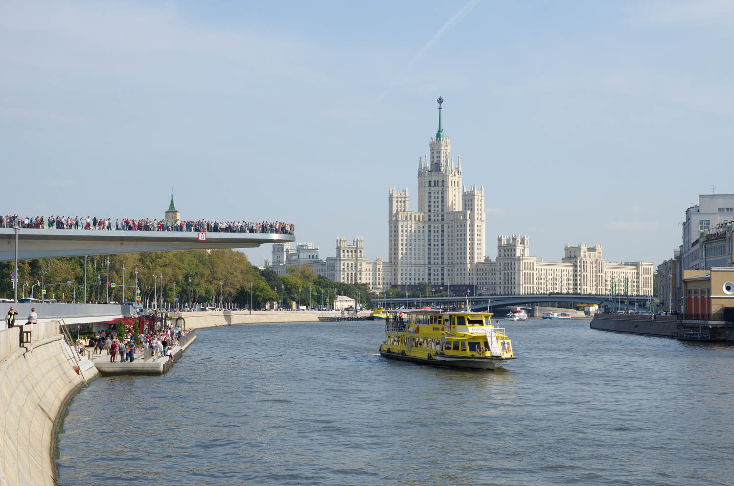 Речная прогулка по центру Москвы от причала «Китай-город/Устьинский» до причала «Киевский» по маршруту «Северный» со скидкой 50%