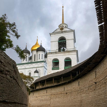 Однодневный тур «Древние крепости: Псков-Изборск-Печоры» со скидкой 33%