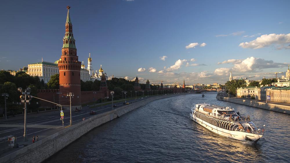 Выпускной вечер на комфортабельном теплоходе «Прага» с банкетом Выпускной вечер на комфортабельном теплоходе «Прага» с банкетом