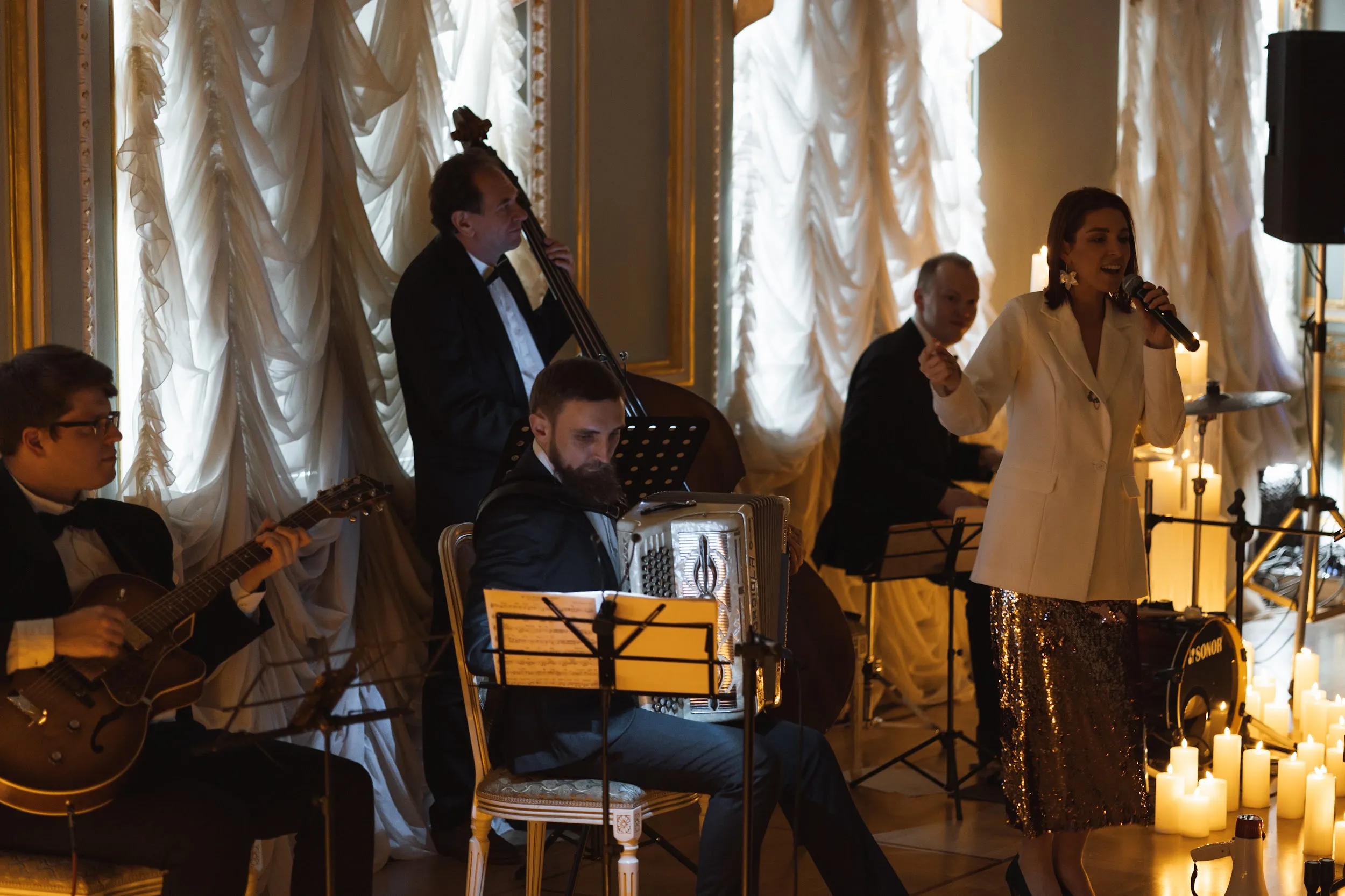 Концерт «Магия свечей. Le ciel de Paris. Вечер французского шансона» с экскурсией в особняке Серебрякова Концерт «Магия свечей. Night in Paris. Вечер французского шансона» с экскурсией в особняке Серебрякова