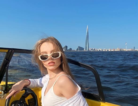 Прогулка на катере без капитана с инструктажем со скидкой 50%