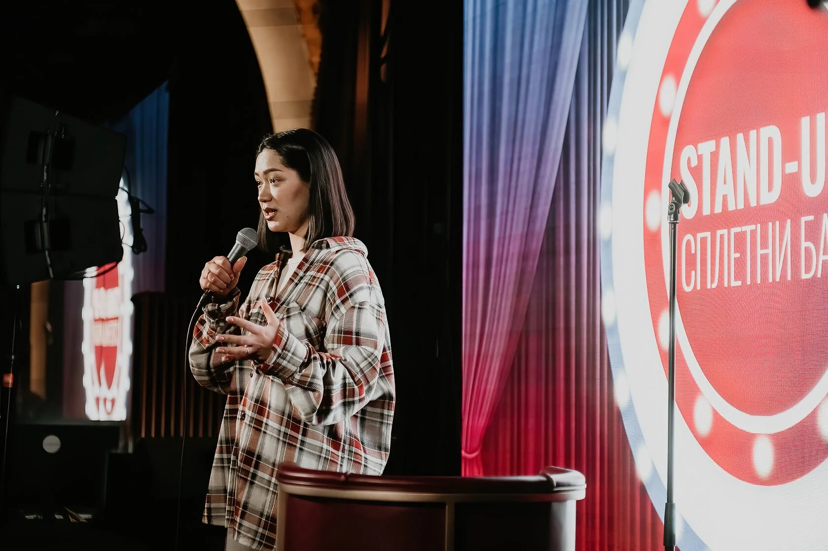 Концерт «Stand-Up по-Женски» в баре «Сплетни by Anna Asti»