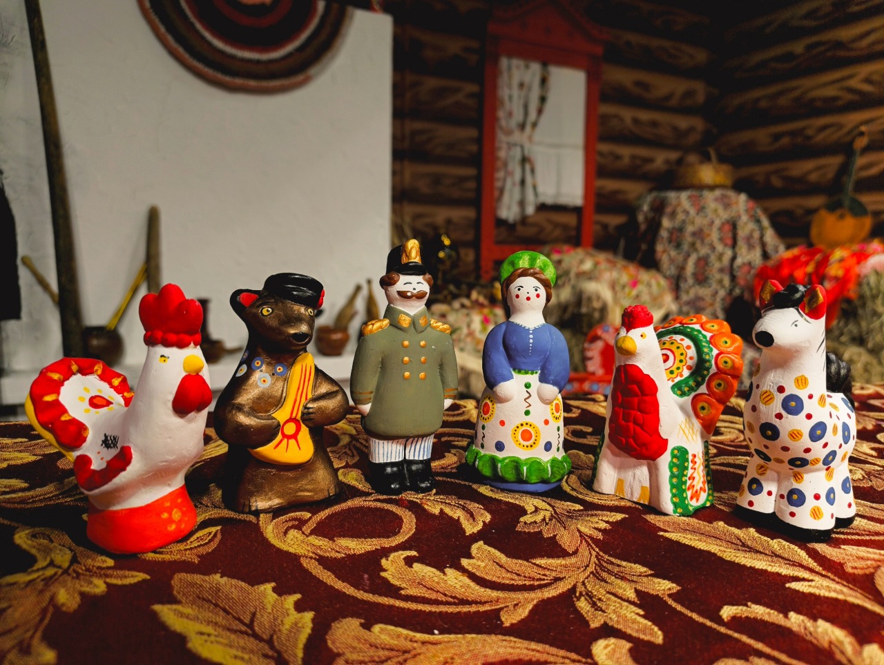 Мастер-класс по росписи дымковской игрушки в музее русского быта «Изба-Забава» со скидкой до 31%