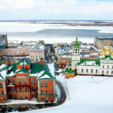Пешеходная экскурсия «Нижний Новгород: Кремль и Верхне-Волжская набережная» со скидкой 20%