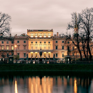 Автобусная экскурсия «Мифы и легенды Санкт-Петербурга» Автобусная экскурсия «Мифы и легенды Санкт-Петербурга» со скидкой 50%