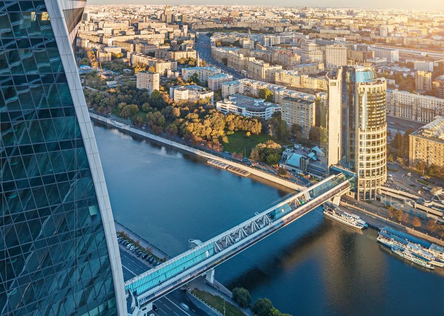 Пешеходный мост «Багратион» в Москве закрыли на реконструкцию до 2030 года