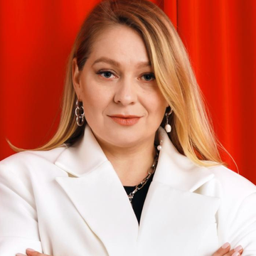 Концерт «Шоу женских историй» в баре «Сплетни» от Анны Асти со скидкой 30%