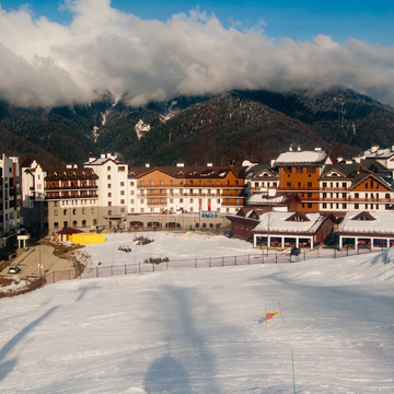 Индивидуальная экскурсия «По дороге с облаками: пещеры, Красная Поляна и канатная дорога» со скидкой 20%