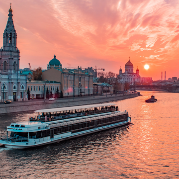 Кремлёвская ночная прогулка от Киевского вокзала со скидкой 50%