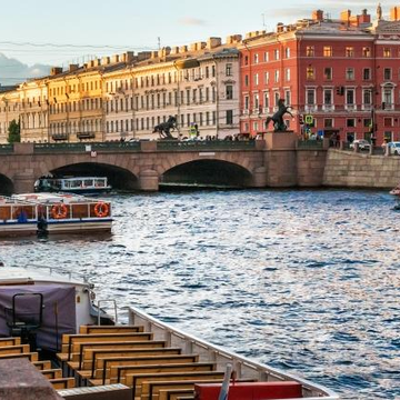 «Вся Нева»: прогулка на эксклюзивном двухпалубном теплоходе со скидкой до 59%