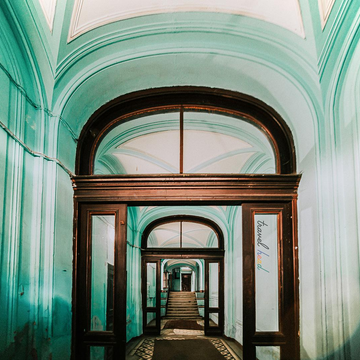 Экскурсия «Доходные дома Петербурга: побывать в парадных и коммуналке» Экскурсия «Доходные дома Петербурга: побывать в парадных и коммуналке» со скидкой 31%