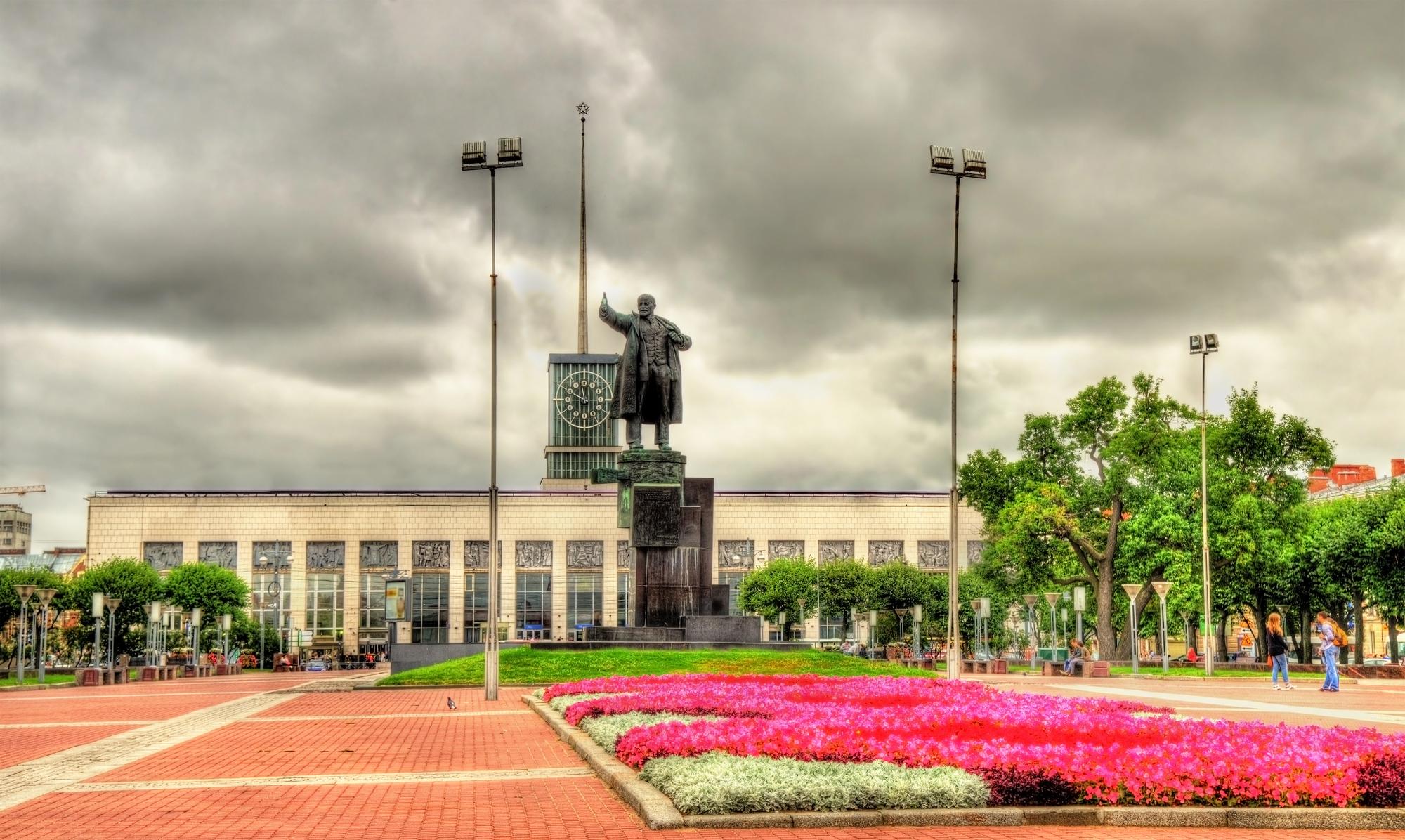 Фотозона на 8 марта появится в ретропоезде на Финляндском вокзале (seo заг)