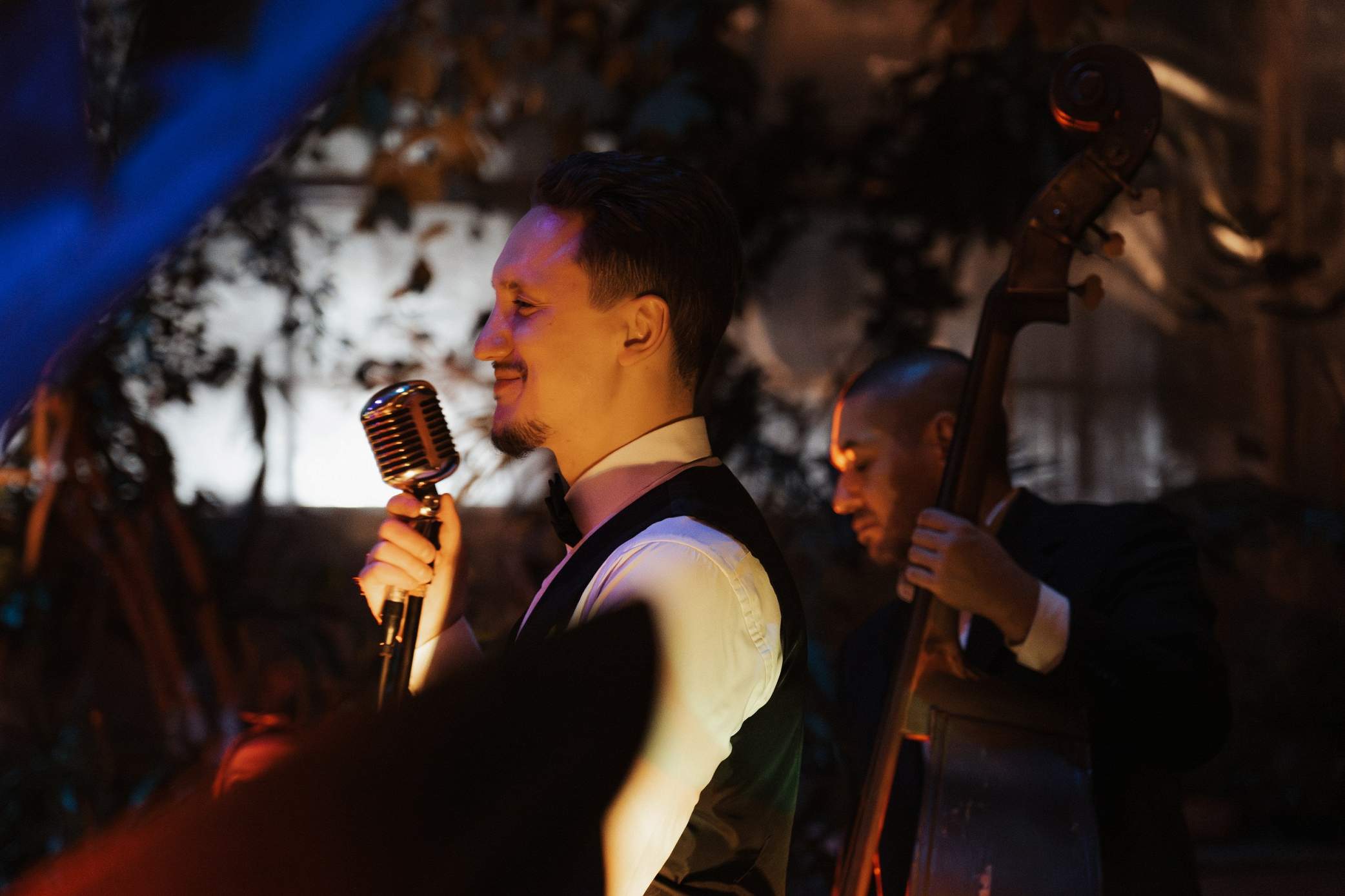 Концерт при свечах «Элвис Пресли Трибьют» (Elvis Presley Tribute) в Оранжерее Таврического сада со скидкой 30%