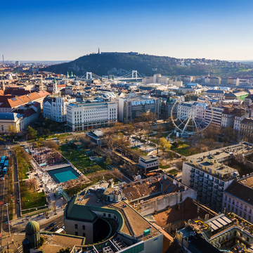 Пешеходная экскурсия по Пешту: проспект Андраши и Площадь Героев Пешеходная экскурсия по Пешту: проспект Андраши и Площадь Героев