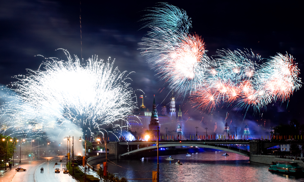 Речная прогулка в День Победы с просмотром салюта на теплоходе «Вдохновение»