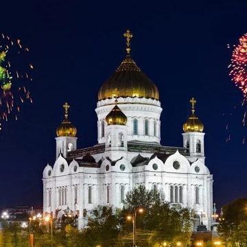Прогулка на панорамном теплоходе «Москва Ривер» с просмотром салюта ко Дню города