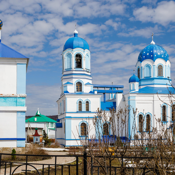 Однодневный тур в ландшафтный парк «Луна» и Покровский мужской монастырь Однодневный тур в ландшафтный парк «Луна» и Покровский мужской монастырь