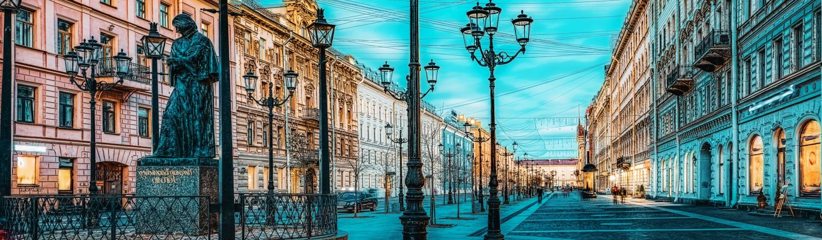 Авторская пешеходная экскурсия по Золотому треугольнику Санкт-Петербурга со скидкой до 30%