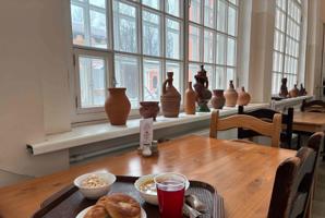 Трапезные и столовые при храмах Петербурга: обзор и фото