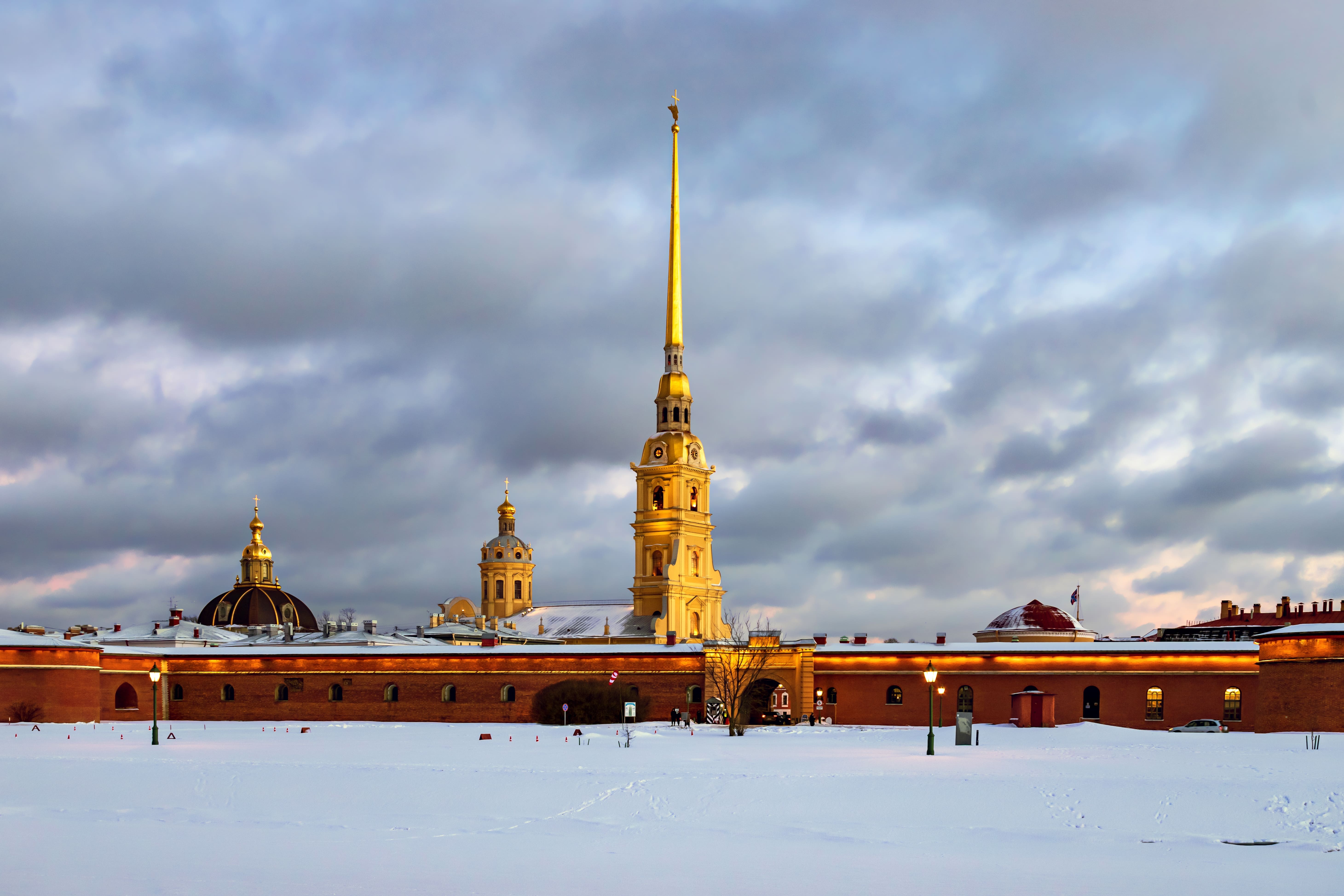 Пешеходная экскурсия по Петропавловской Крепости Пешеходная экскурсия по Петропавловской Крепости со скидкой 34%